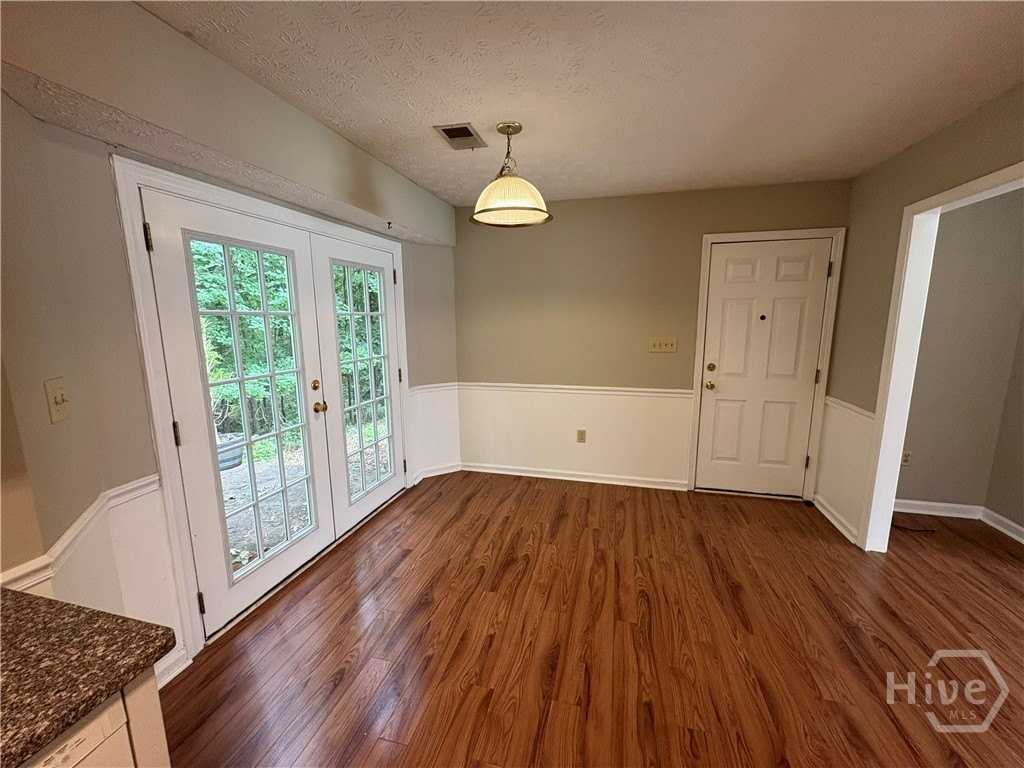 130 Beth Ct - Photo 4 of 13