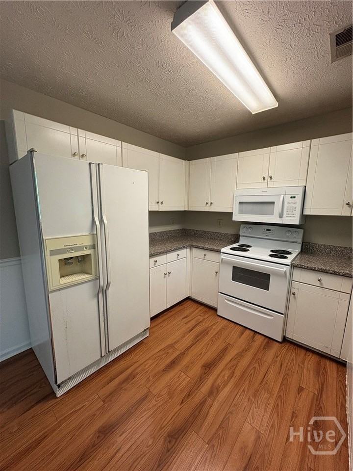 130 Beth Ct - Photo 7 of 13