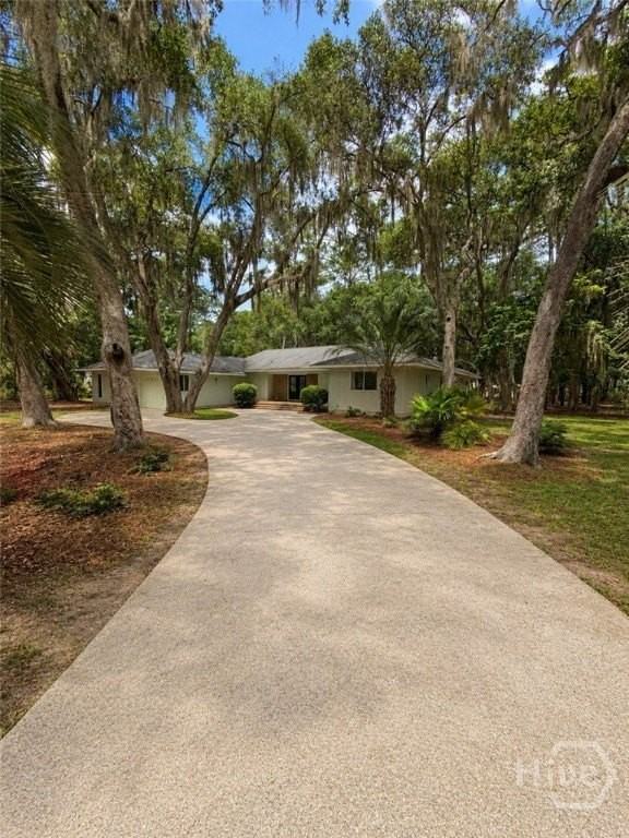 2 Abbott Ln