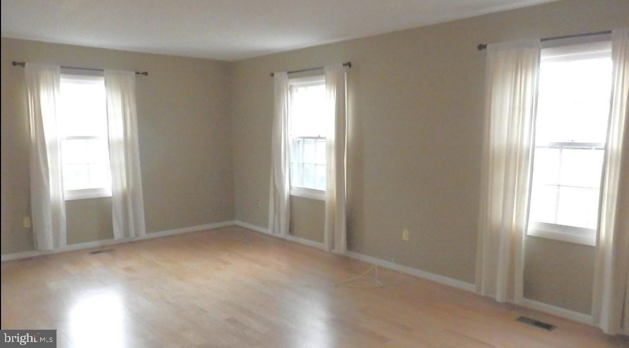15310 Annapolis Rd - Photo 5 of 5