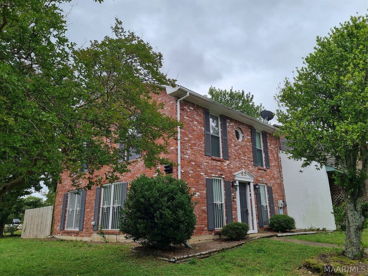 1601 Cobblestone Ct - Photo 2 of 35