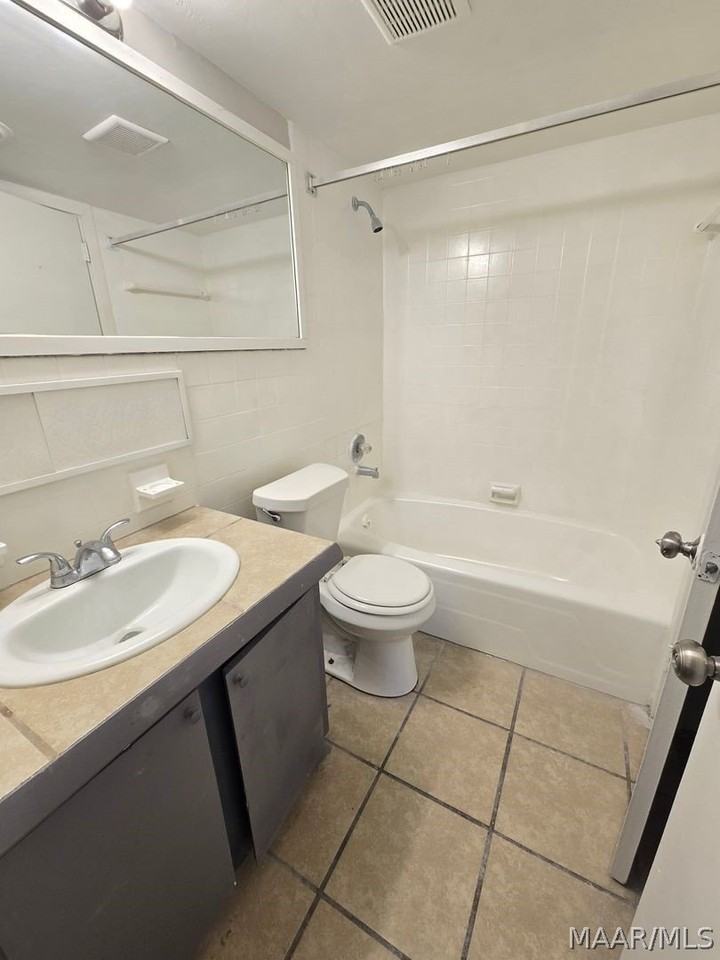 3719 Wesley Dr - Photo 6 of 15