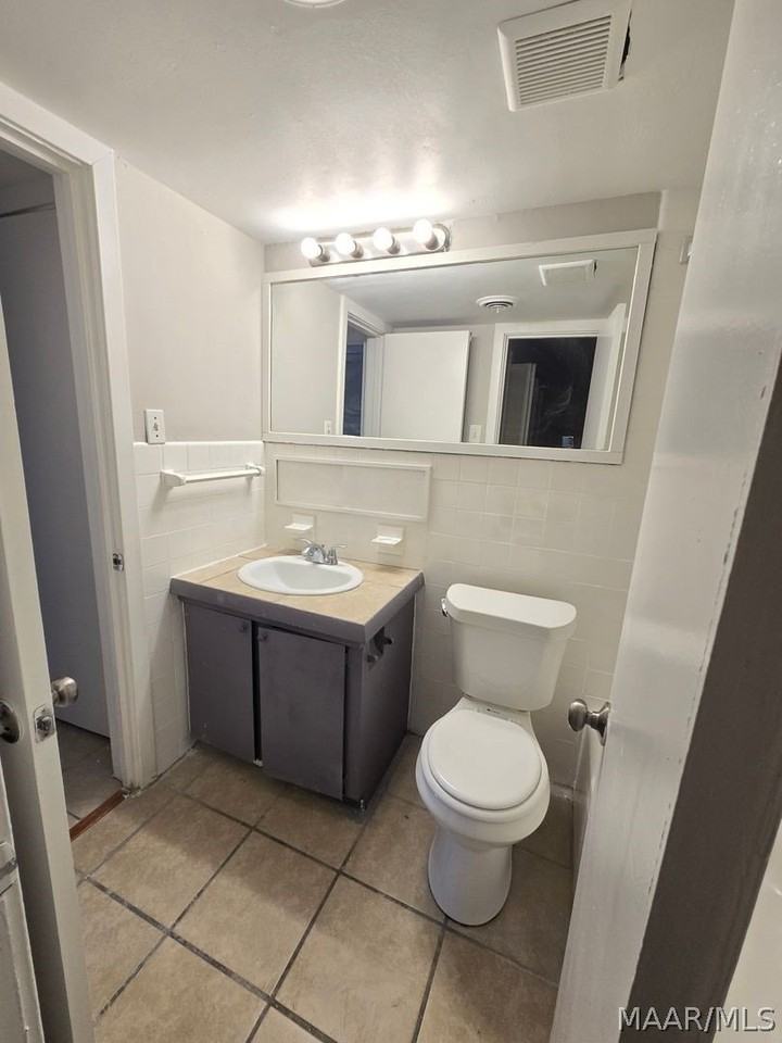 3719 Wesley Dr - Photo 7 of 15
