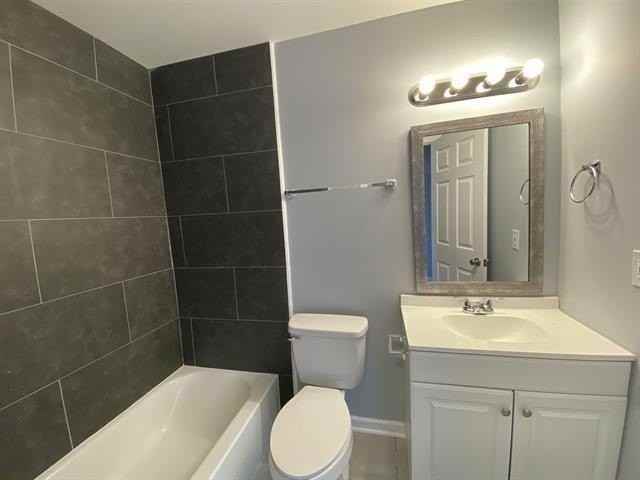 1072 S Barksdale St - Photo 5 of 9