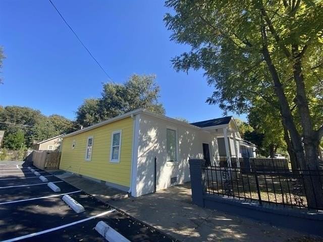 1928 Southern Ave - Photo 2 of 9