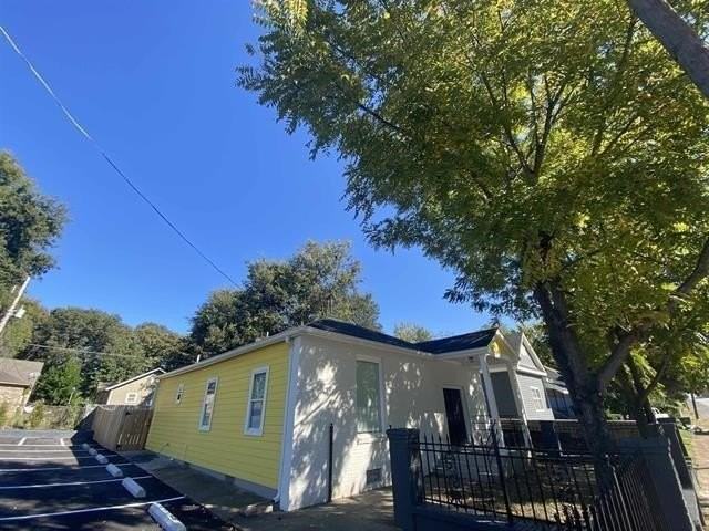 1928 Southern Ave - Photo 3 of 9