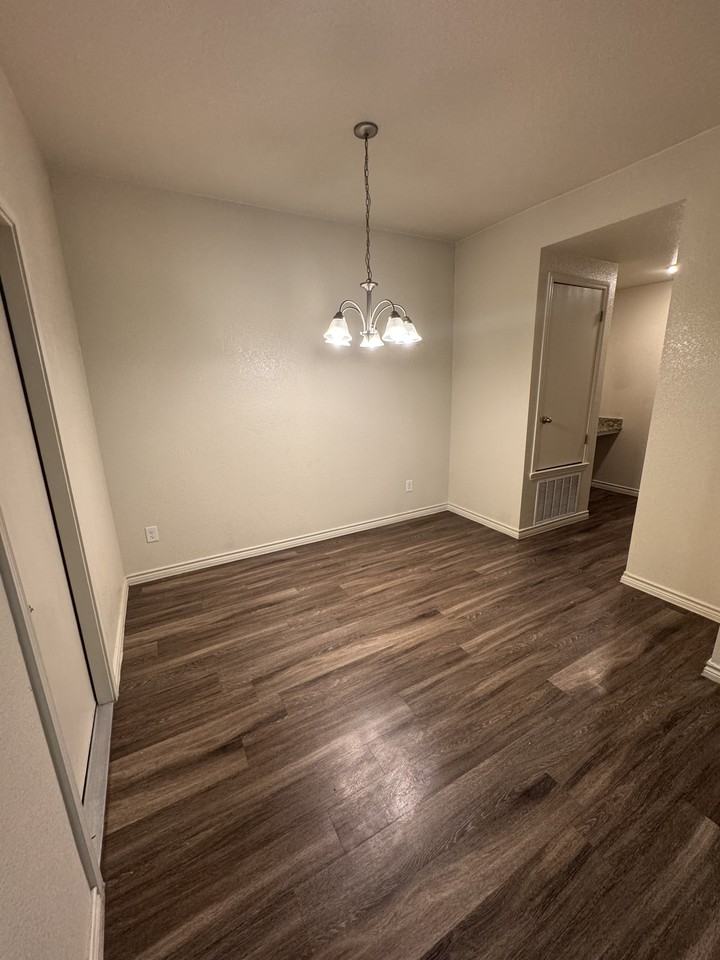 1410 Hopi Trl #A - Photo 5 of 15
