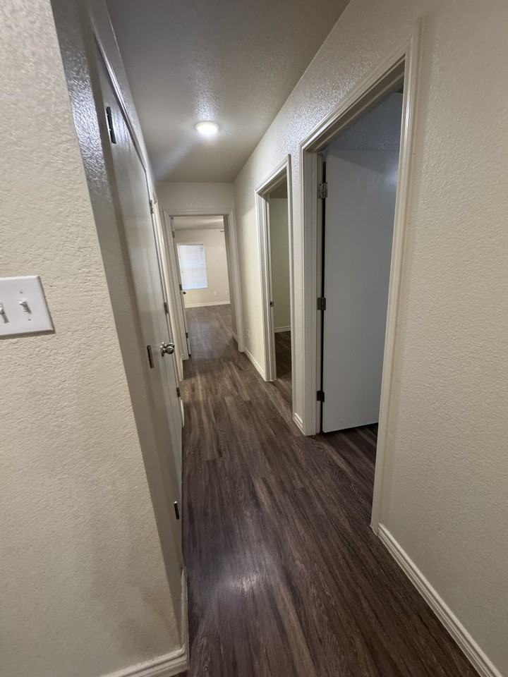 1410 Hopi Trl #A - Photo 7 of 15