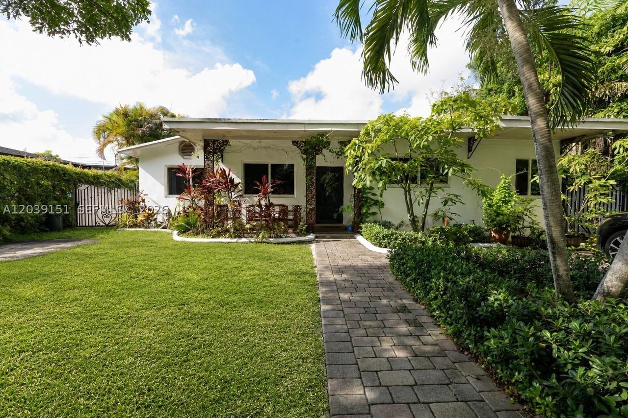 6150 Sw 16th Ter - Photo 3 of 27