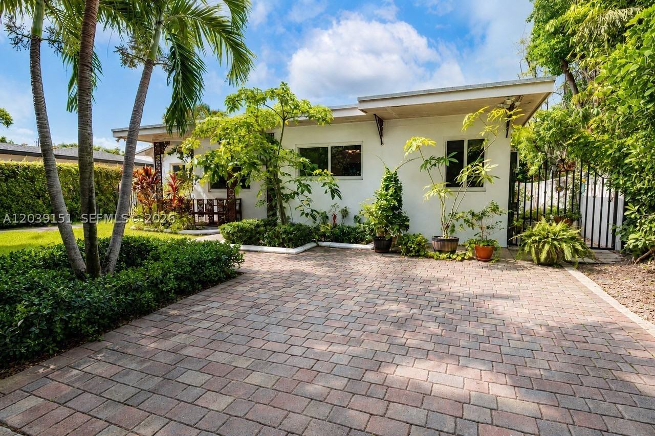 6150 Sw 16th Ter - Photo 4 of 27