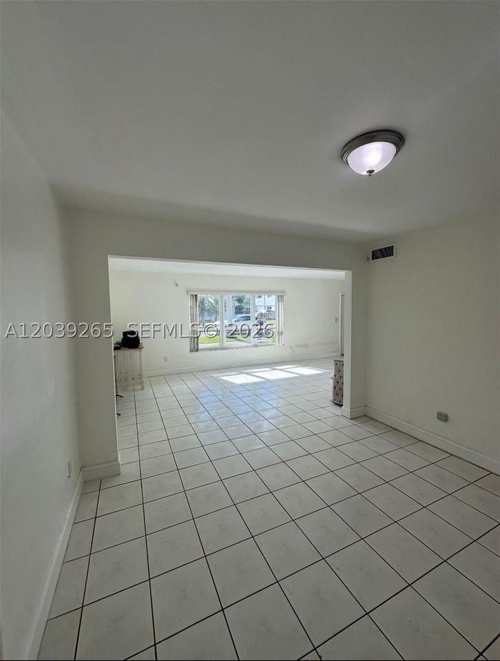 355 Nw 205th Ter - Photo 6 of 10