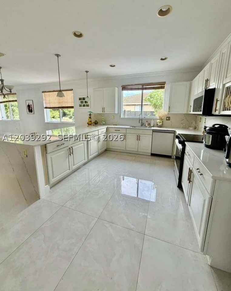 20587 Nw 12th Ave - Photo 5 of 15
