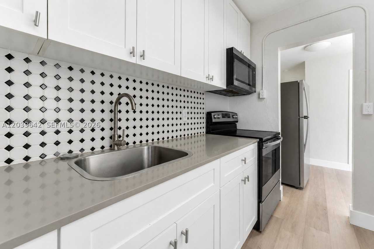 6647 Sw 59th Pl #102 - Photo 7 of 17