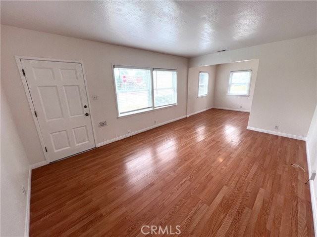 701 Center St - Photo 3 of 8