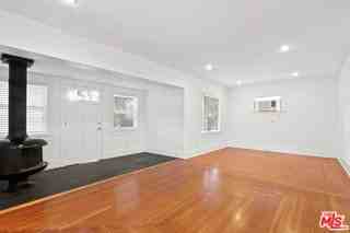 4260 Lincoln Ave - Photo 2 of 8