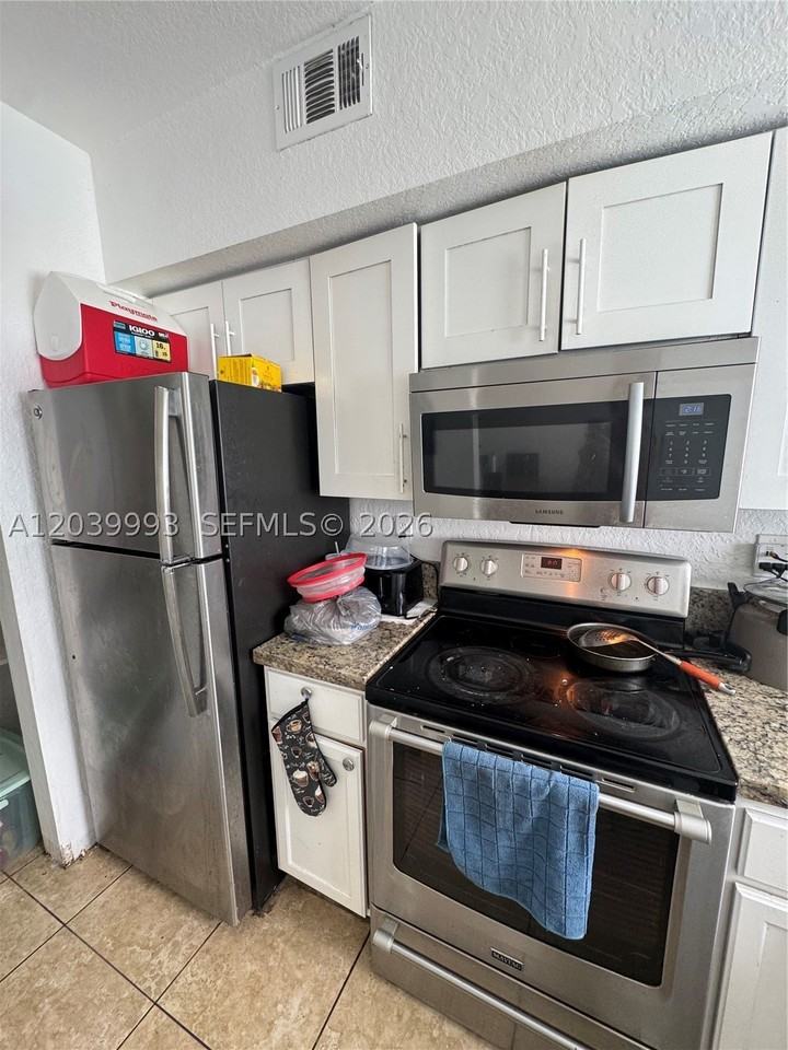 8456 Nw 4th Ct #8456 - Photo 5 of 15