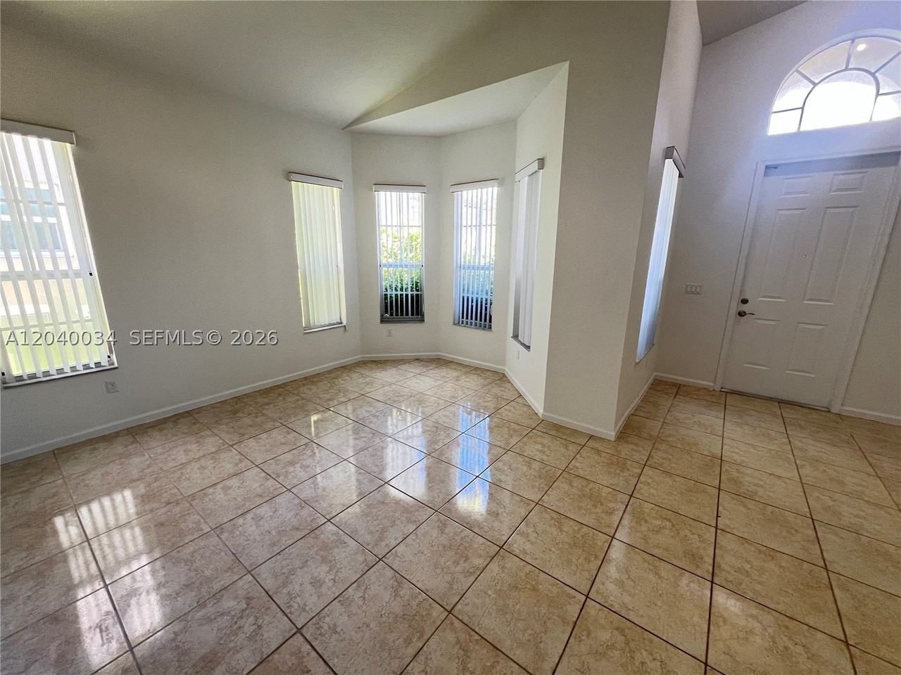 2217 Ne 41st Ave - Photo 5 of 18