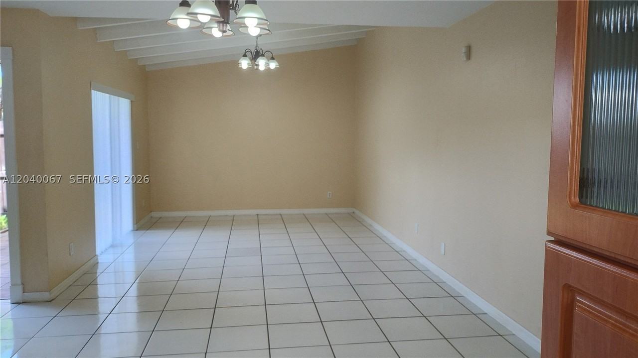 7115 Sw 111th Pl #0 - Photo 2 of 2