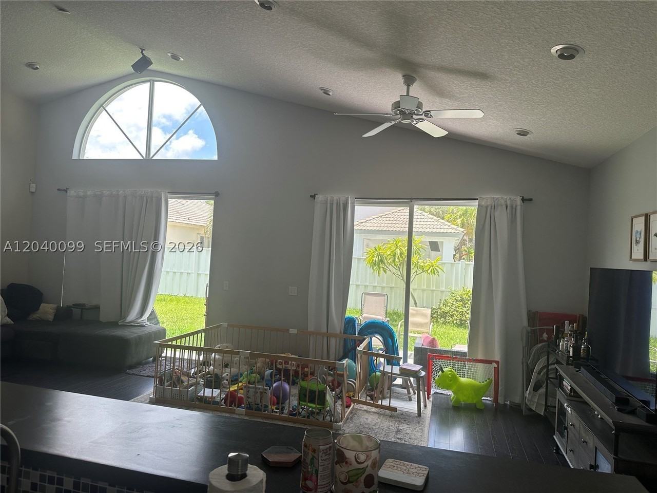 16407 Sw 1st Ct - Photo 3 of 34