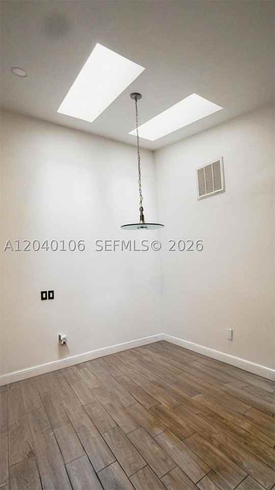 2566 N Nob Hill Rd - Photo 4 of 10