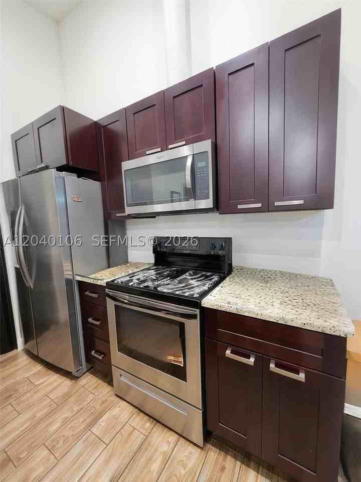 2566 N Nob Hill Rd - Photo 6 of 10