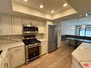853 Larrabee St #6 - Photo 3 of 8