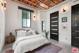 601 N Crescent Heights Blvd - Photo 5 of 8