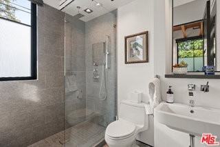 601 N Crescent Heights Blvd - Photo 6 of 8
