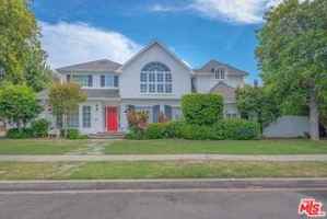 featured image of 9500 Sawyer St