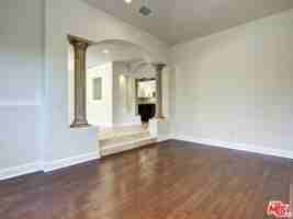 featured image of 712 N Vista St