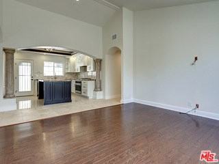 712 N Vista St - Photo 4 of 7