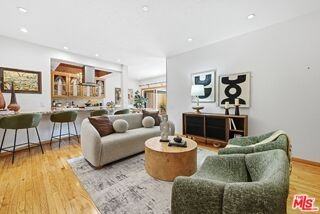 612 S Barrington Ave #213 - Photo 2 of 8