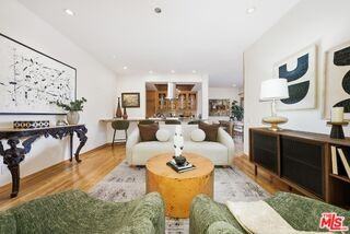612 S Barrington Ave #213 - Photo 3 of 8