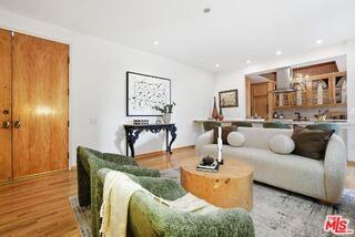 612 S Barrington Ave #213 - Photo 4 of 8