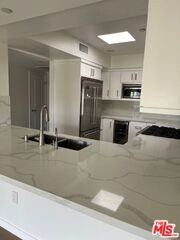 951 Granville Ave #PH1 - Photo 2 of 7
