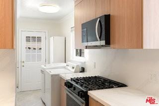 1101 Harvard St - Photo 6 of 8