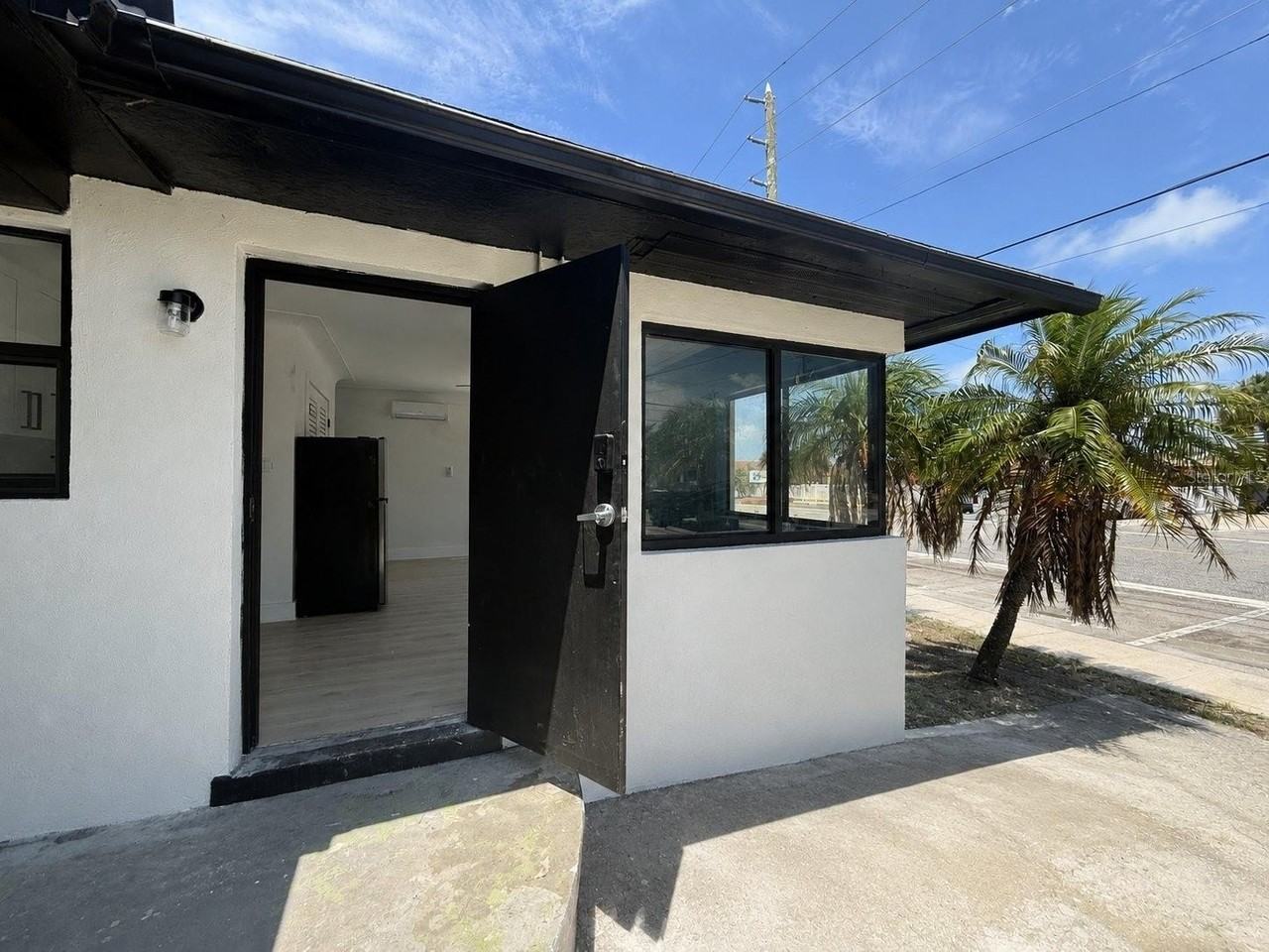 600 Corey Ave - Photo 2 of 4