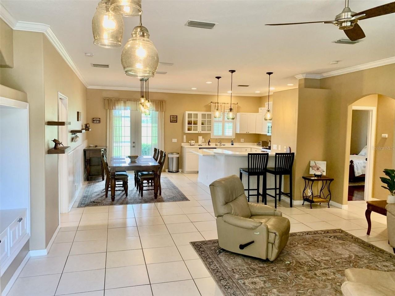 2775 Royal Palm Dr - Photo 5 of 37