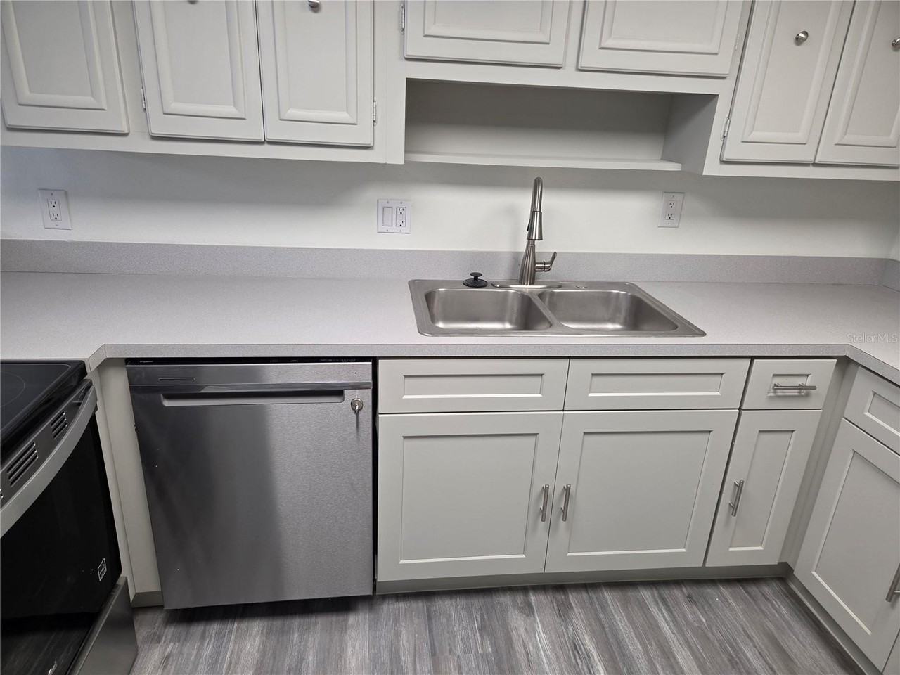22333 Edgewater Dr #C2 - Photo 4 of 25
