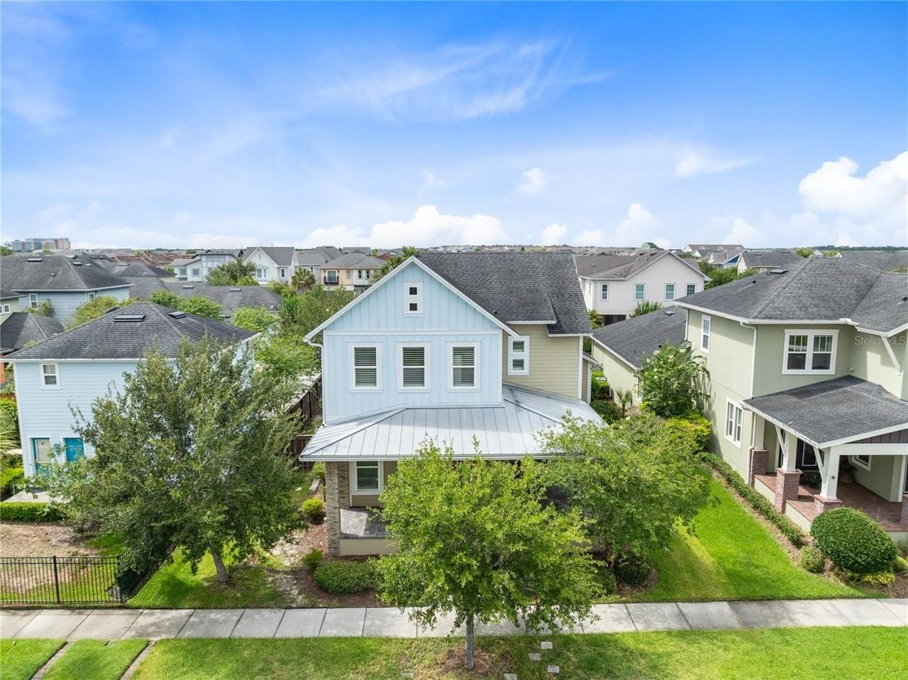 8631 Laureate Blvd - Photo 2 of 34