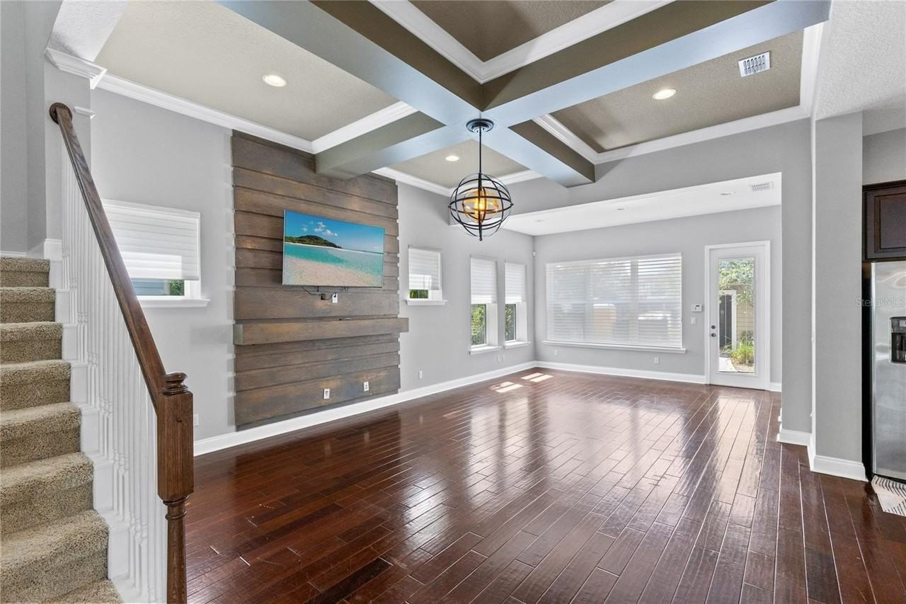 8631 Laureate Blvd - Photo 7 of 34