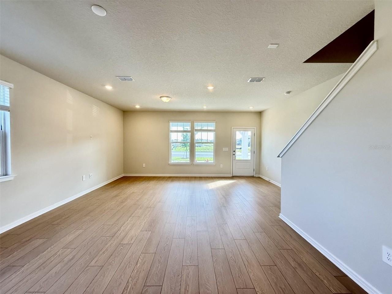 2116 Southbury Dr - Photo 3 of 9