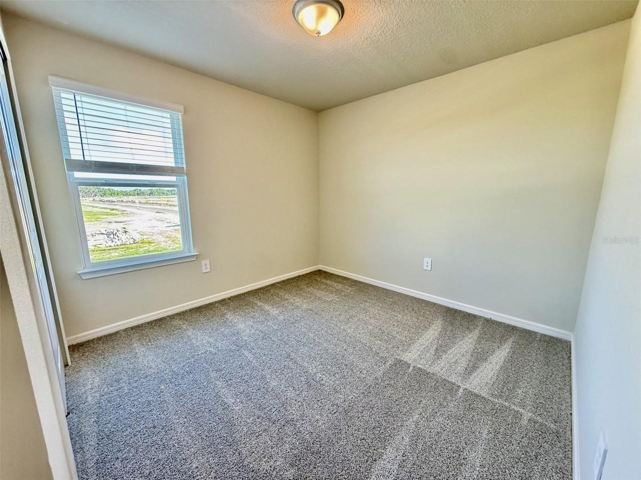 2116 Southbury Dr - Photo 5 of 9