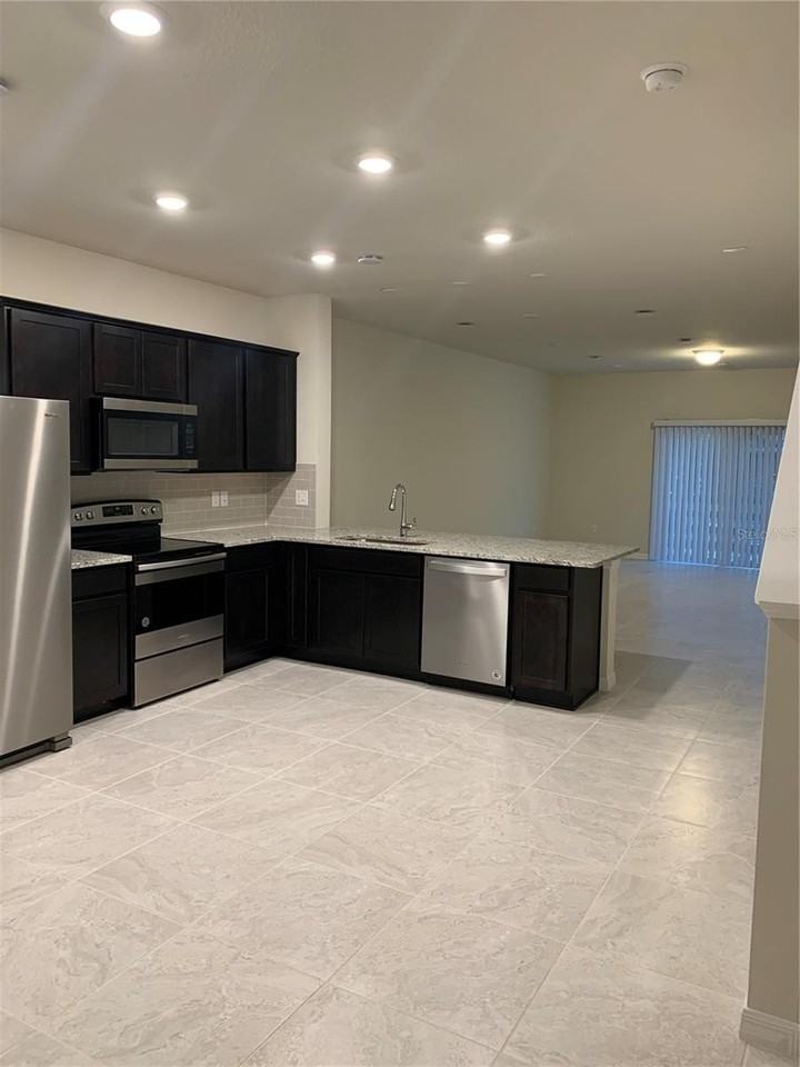 2567 Buena View Rd - Photo 2 of 17
