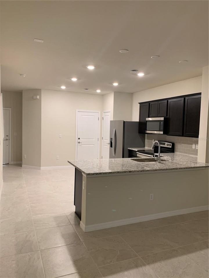2567 Buena View Rd - Photo 3 of 17