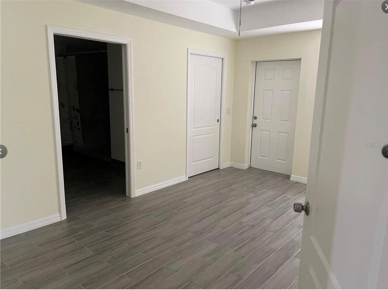 208 Missouri Ave - Photo 5 of 11