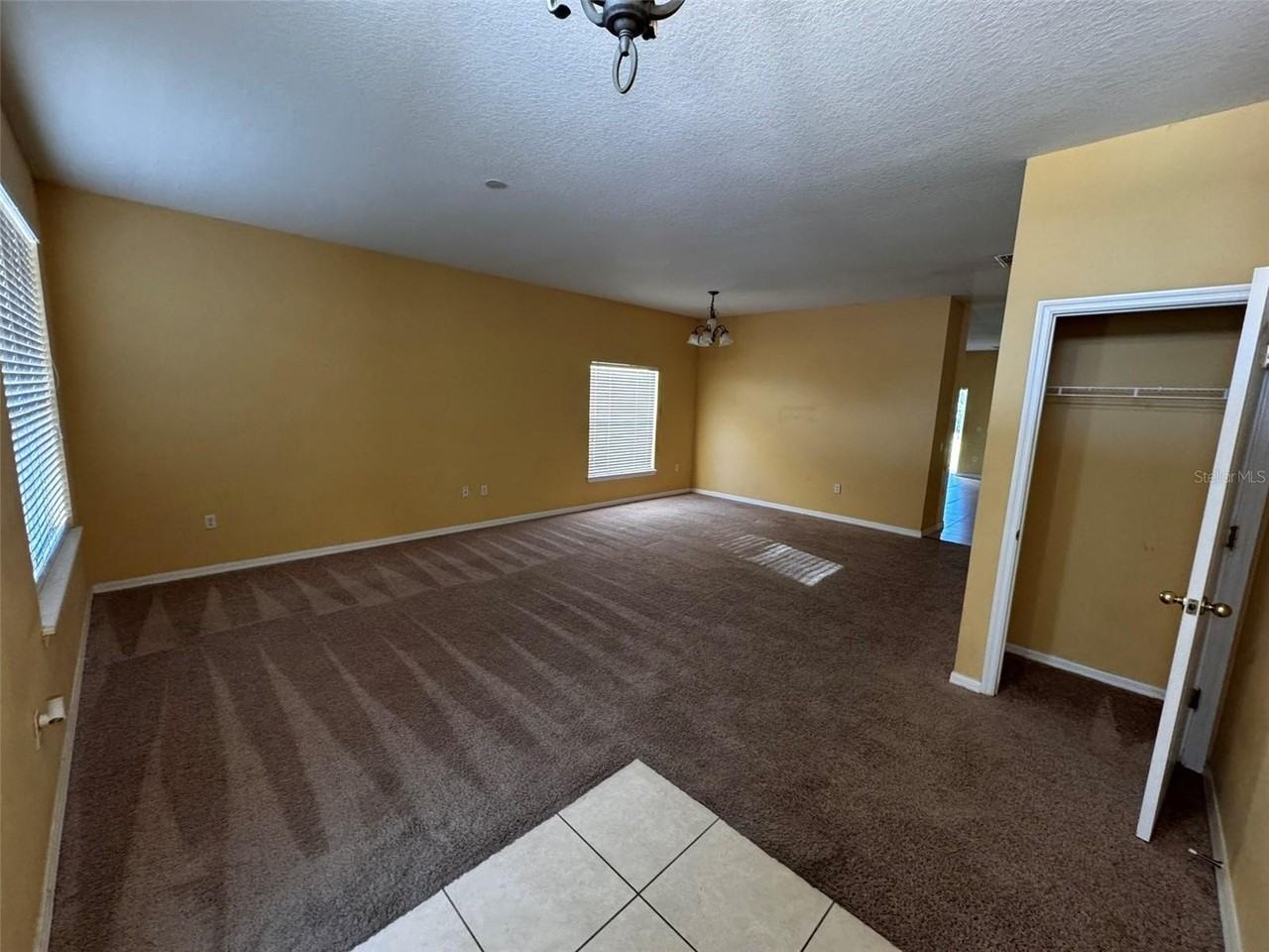 1111 Hacienda Cir - Photo 2 of 14