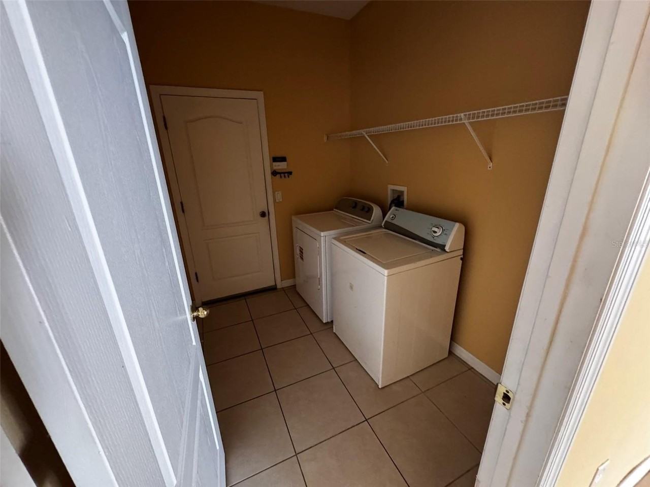 1111 Hacienda Cir - Photo 7 of 14