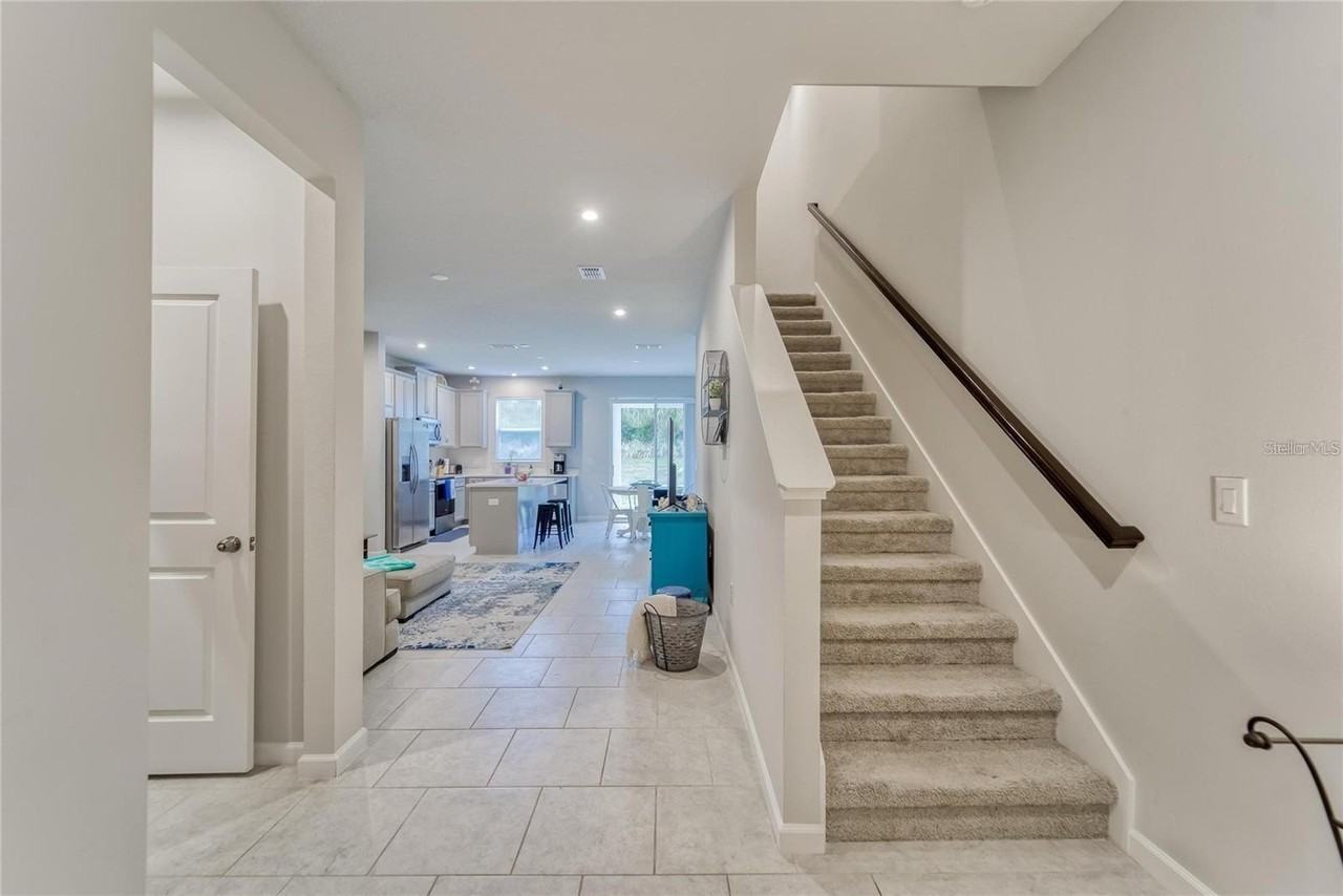 11540 Rolling Green Dr - Photo 3 of 35