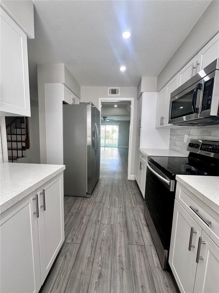7512 Bolanos Ct #7512 - Photo 7 of 23